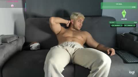 Snapshot of apolo_strange chatting on 11/22/25, 06:01 apolo_strange online show from 11/22/25, 06:01