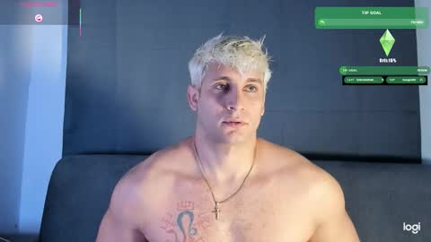 Snapshot of apolo_strange chatting on 11/25/25, 09:42 apolo_strange online show from 11/25/25, 09:42