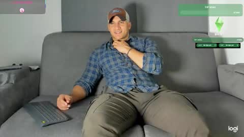 Snapshot of apolo_strange chatting on 12/02/25, 11:23 apolo_strange online show from 12/02/25, 11:23