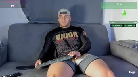 Snapshot of apolo_strange chatting on 12/04/25, 09:34 apolo_strange online show from 12/04/25, 09:34