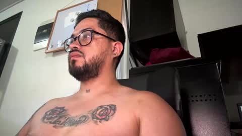 Snapshot of apolomarcos_ chatting on 05/18/26, 03:13 marcos online show from 05/18/26, 03:13