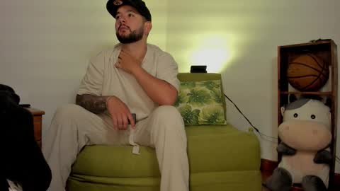 Snapshot of apolorising_ chatting on 10/06/25, 01:47 Lola  Apolo online show from 10/06/25, 01:47