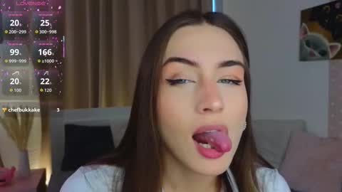 Vicki online show from 11/23/25, 09:09