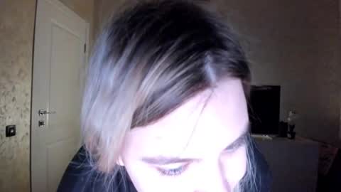 Snapshot of appleyummybuns chatting on 11/01/25, 10:50 appleyummybuns online show from 11/01/25, 10:50