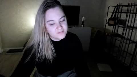 Snapshot of appleyummybuns chatting on 11/03/25, 11:15 appleyummybuns online show from 11/03/25, 11:15