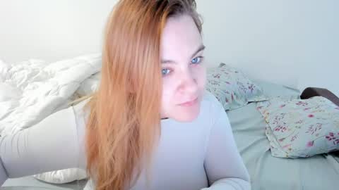Snapshot of appleyummybuns chatting on 05/04/26, 12:01 appleyummybuns online show from 05/04/26, 12:01