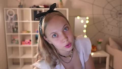 REYNA  my friend   online show from 10/30/25, 02:18