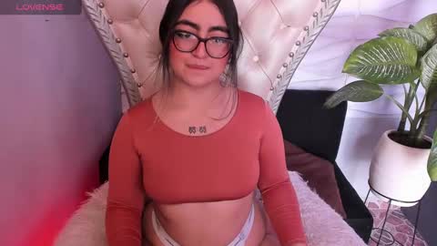 Snapshot of appril_foxx chatting on 09/13/25, 03:12 apprilfoxx online show from 09/13/25, 03:12