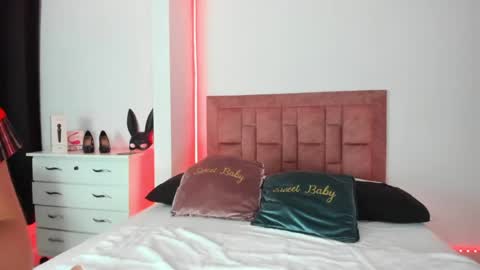 Snapshot of april_collinsxx chatting on 06/08/26, 10:43 april collinsxx online show from 06/08/26, 10:43