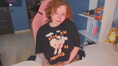 Snapshot of april_hentaigirl chatting on 10/13/25, 12:27    my special content  online show from 10/13/25, 12:27