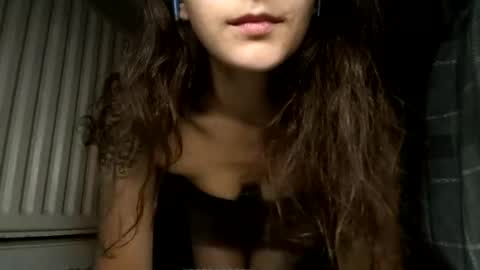 Snapshot of april_loves95 chatting on 07/02/26, 09:32 april_loves95 online show from 07/02/26, 09:32
