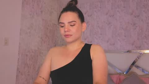 Isabella online show from 04/11/26, 09:19