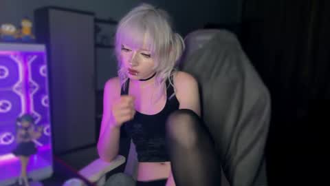 Snapshot of aprilcutie chatting on 07/16/26, 08:48 april online show from 07/16/26, 08:48