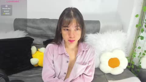 Snapshot of aprildubois_ chatting on 02/26/25, 05:28 April online show from 02/26/25, 05:28