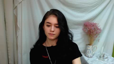 Snapshot of aprillswift_ chatting on 12/29/24, 01:38 Aprill online show from 12/29/24, 01:38