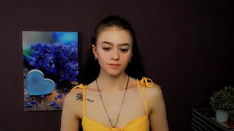 Snapshot of aprillswift_ chatting on 03/10/25, 11:21 Aprill online show from 03/10/25, 11:21