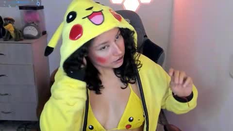 aqua emilly online show from 10/26/25, 12:05