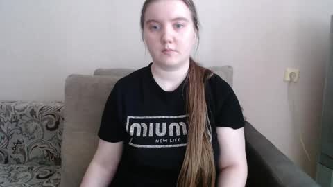 Josefin online show from 04/10/26, 07:57