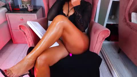 AQueenMonica online show from 09/18/25, 01:57