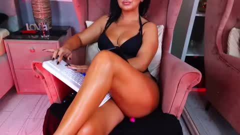 AQueenMonica online show from 09/25/25, 10:41