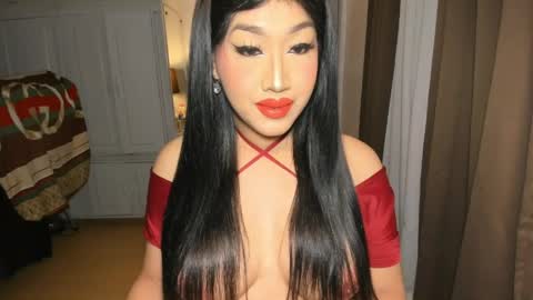 Snapshot of aqueenofcumxx chatting on 04/17/26, 07:06 Alicia online show from 04/17/26, 07:06