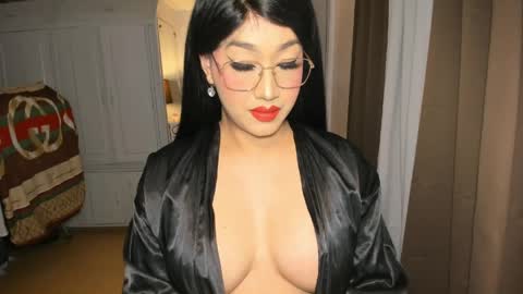 Snapshot of aqueenofcumxx chatting on 04/19/26, 06:10 Alicia online show from 04/19/26, 06:10