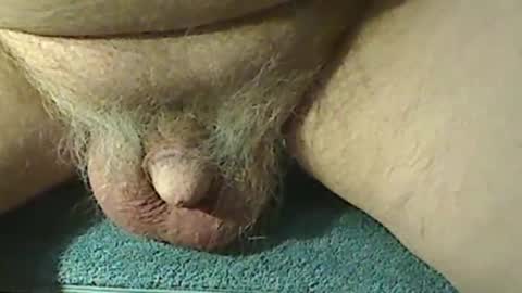 Snapshot of aquietoldman chatting on 12/22/25, 12:29 aquietoldman online show from 12/22/25, 12:29