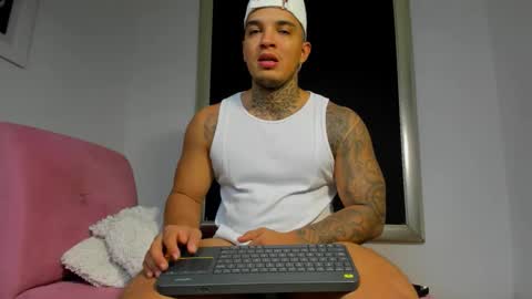 Snapshot of aquiles_elpapi chatting on 09/20/25, 03:07 AquilesElpapi online show from 09/20/25, 03:07