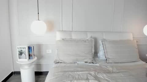  Ara Ferrer  online show from 02/10/26, 08:57