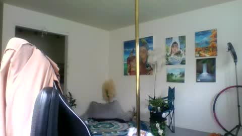 Snapshot of arabbustybeauty chatting on 06/07/26, 06:55 BustyPrincessLeila online show from 06/07/26, 06:55