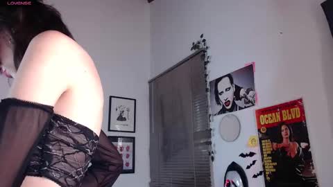 Arabella online show from 03/11/25, 02:32