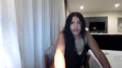 Snapshot of arabiangoddess3 chatting on 06/09/26, 12:44 Monet online show from 06/09/26, 12:44