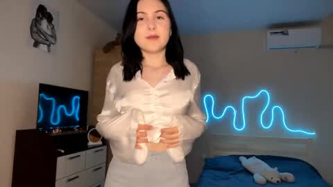 Emi online show from 04/21/26, 04:23