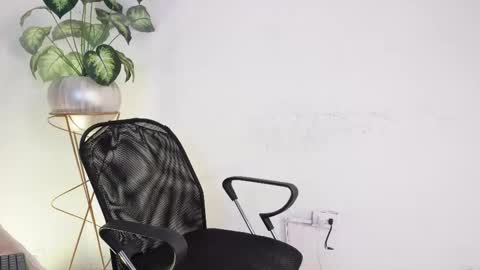   online show from 02/27/25, 07:44