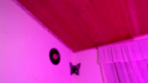 Snapshot of aradiax chatting on 02/26/25, 06:43 Miss Aradia online show from 02/26/25, 06:43