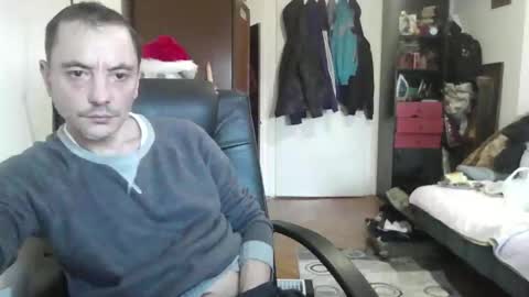 Snapshot of aragorn1986 chatting on 03/16/26, 05:02 aragorn1986 online show from 03/16/26, 05:02