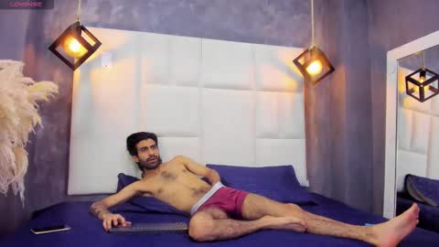 arah_issaa online show from 10/27/25, 10:25