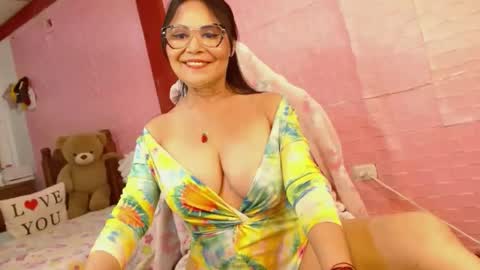 Snapshot of aranza_sexy chatting on 02/21/25, 01:11 Aranza online show from 02/21/25, 01:11