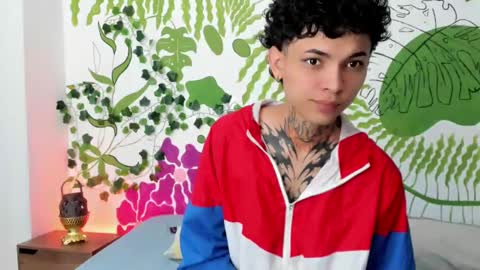 Snapshot of arceluuz chatting on 12/28/24, 02:32 Arceluz online show from 12/28/24, 02:32