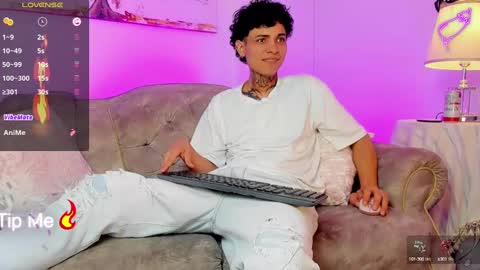 Snapshot of arceluuz chatting on 02/22/25, 08:42 Arceluz online show from 02/22/25, 08:42