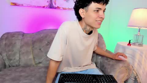 Snapshot of arceluuz chatting on 02/25/25, 07:47 Arceluz online show from 02/25/25, 07:47