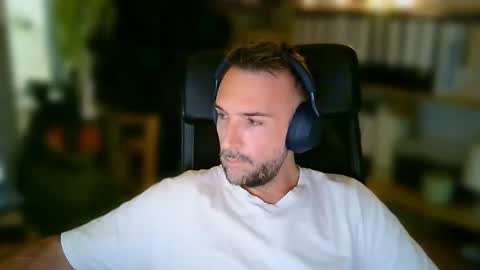 Peter Burks online show from 09/18/25, 12:40