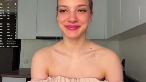 Caroline online show from 06/05/26, 04:13
