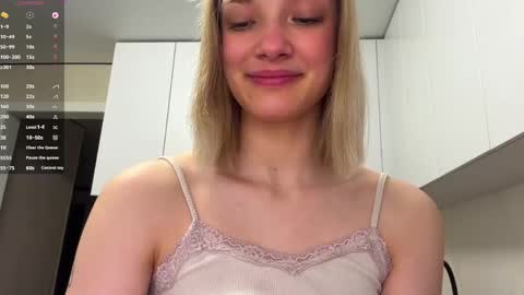 Caroline online show from 06/08/26, 04:18