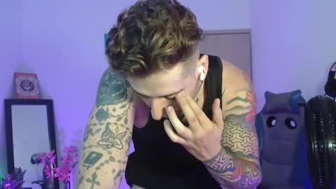Snapshot of ares_blue chatting on 05/11/26, 02:45 ares blue online show from 05/11/26, 02:45