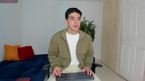 Snapshot of ares_johnsonn chatting on 10/29/25, 11:45 Ares online show from 10/29/25, 11:45