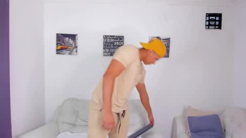 ares levi online show from 10/16/25, 06:42