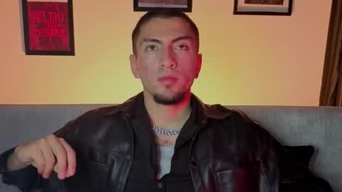 Snapshot of aresmassimox chatting on 11/16/25, 04:07 Mateo online show from 11/16/25, 04:07