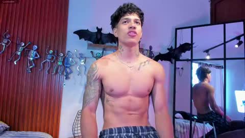 Snapshot of aress444 chatting on 10/12/25, 01:10 aress444 online show from 10/12/25, 01:10