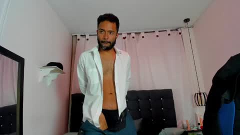 Snapshot of arez_vortex_ chatting on 05/12/26, 05:21 Alex Cortez online show from 05/12/26, 05:21